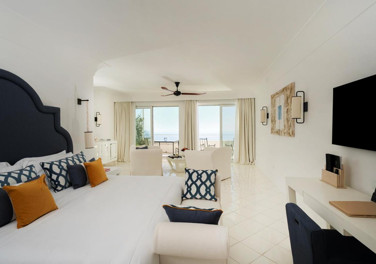 Luxury Suite Jacuzzi,1540902364:JPEG